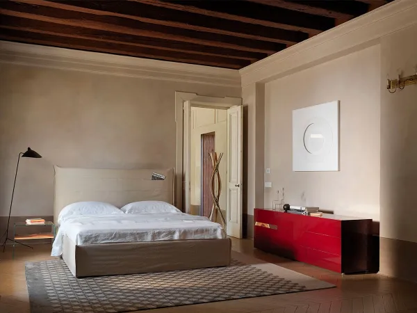 Horm Casamania ComRì chest of drawers in a bedroom
