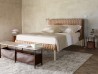 Cama Ruché de Ligne Roset con cabecero alto