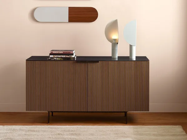 Das Selvans Sideboard von Ligne Roset mit zwei Türen