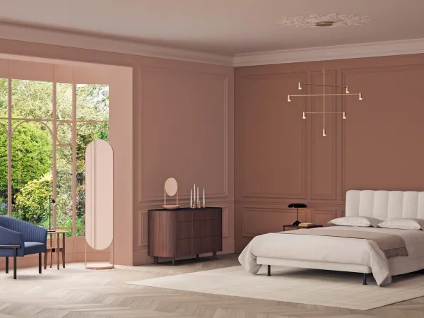 卧室中的 Ligne Roset Parabole 抽屉柜