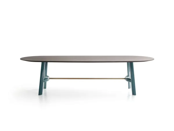 La mesa August de Lema