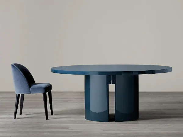 Gong tisch von Meridiani in einem Wohnbereich