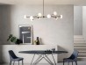 La lampe Ramy de Riflessi dans un espace de vie