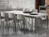 Il tavolo Pico di Flexform in una zona dining
