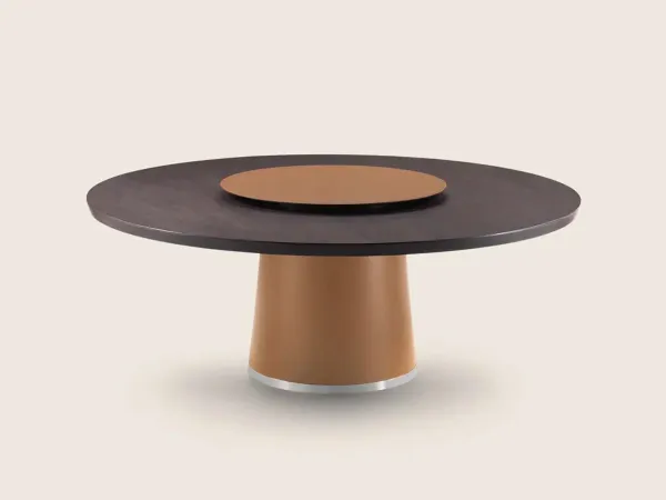 Il tavolo Enn di Flexform con vassoio girevole Lazy Susan