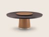 Il tavolo Enn di Flexform con vassoio girevole Lazy Susan