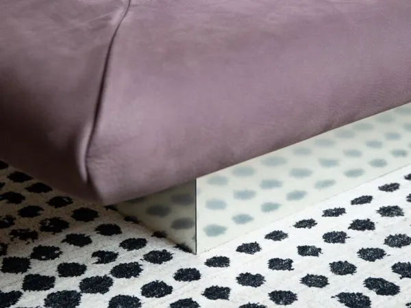 Details of the Aura bed by Baxter