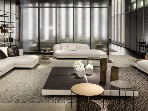 客厅中的 Living Divani Gala 沙发