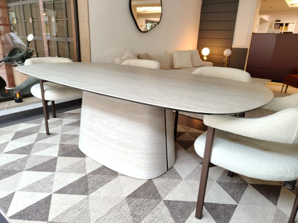 Table Napoleon de Cattelan Italia en solde chez Mobilificio Marchese