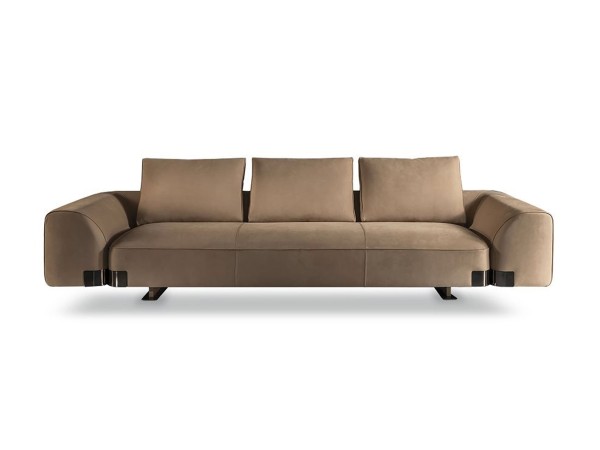 The Arnold sofa by Longhi