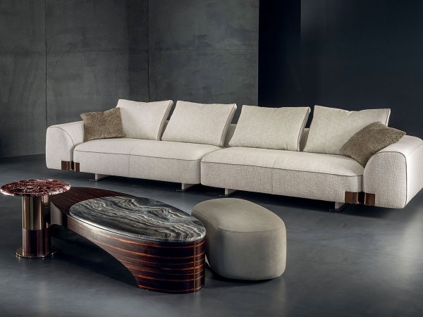 The Arnold sofa in the linear version