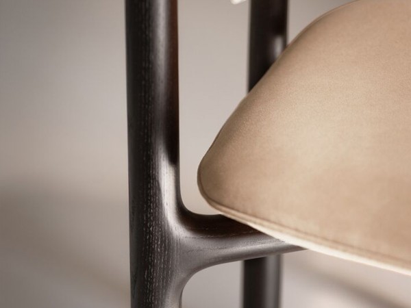 Chaise Stig Baxter | Base Traîneau en Frêne Wengé et Cuir | Design Roberto Lazzeroni