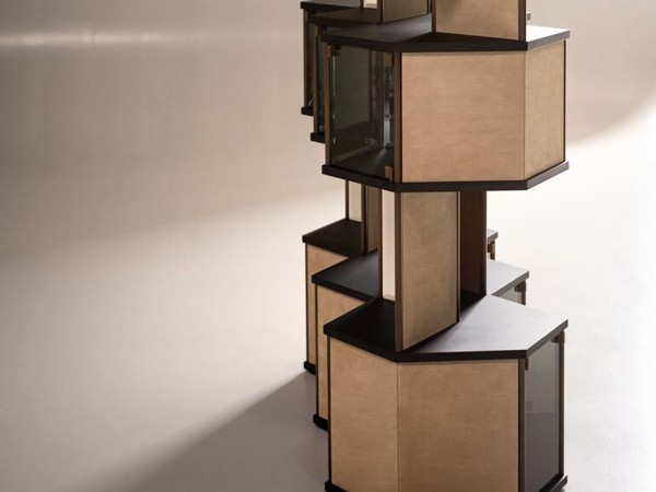 Barschrank Hive Baxter | Sechseckige Wabe aus Leder und Glas | Design Pietro Russo