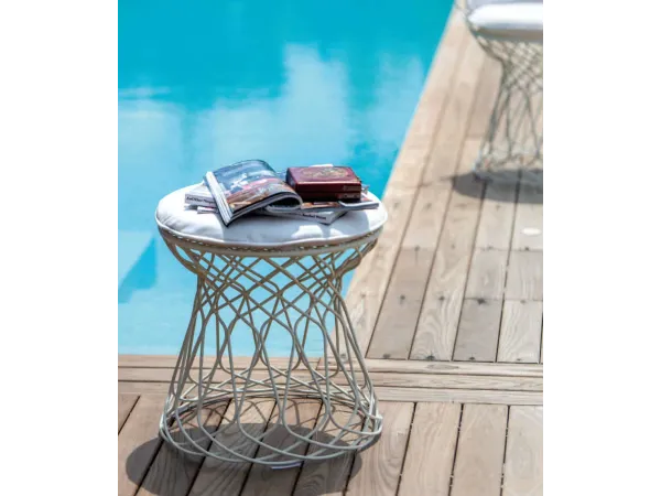 EMU Re-Trouvè Pouffe
