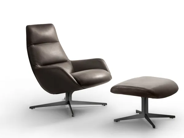 Fauteuil Lady Jane de Lema avec pouf d'accompagnement