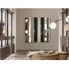Specchiera Mirage in una zona living