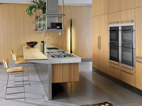 Arclinea 利格努姆和青金石厨房。