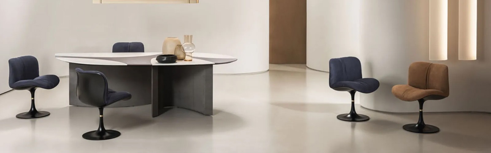 Find Luxury Chairs on Marchese 1930